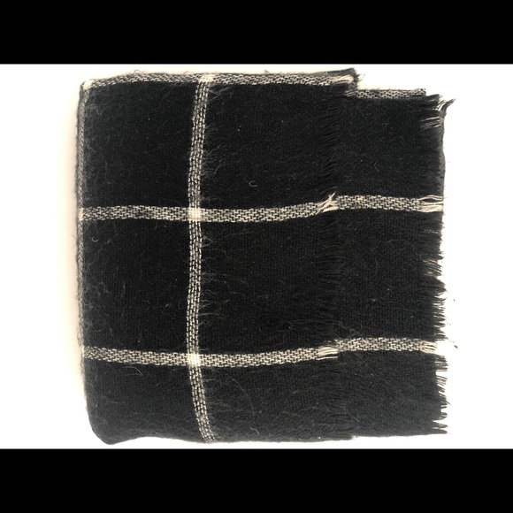 Two Zara Scarves - Picture 3 of 4